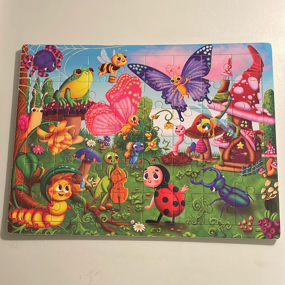 📚2/$6  48-Piece Garden Bugs Puzzle